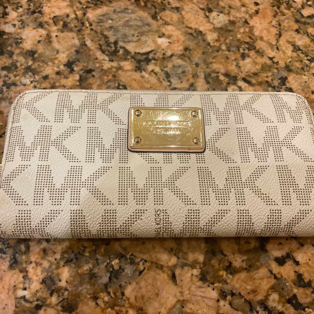 Michael Kors wallet